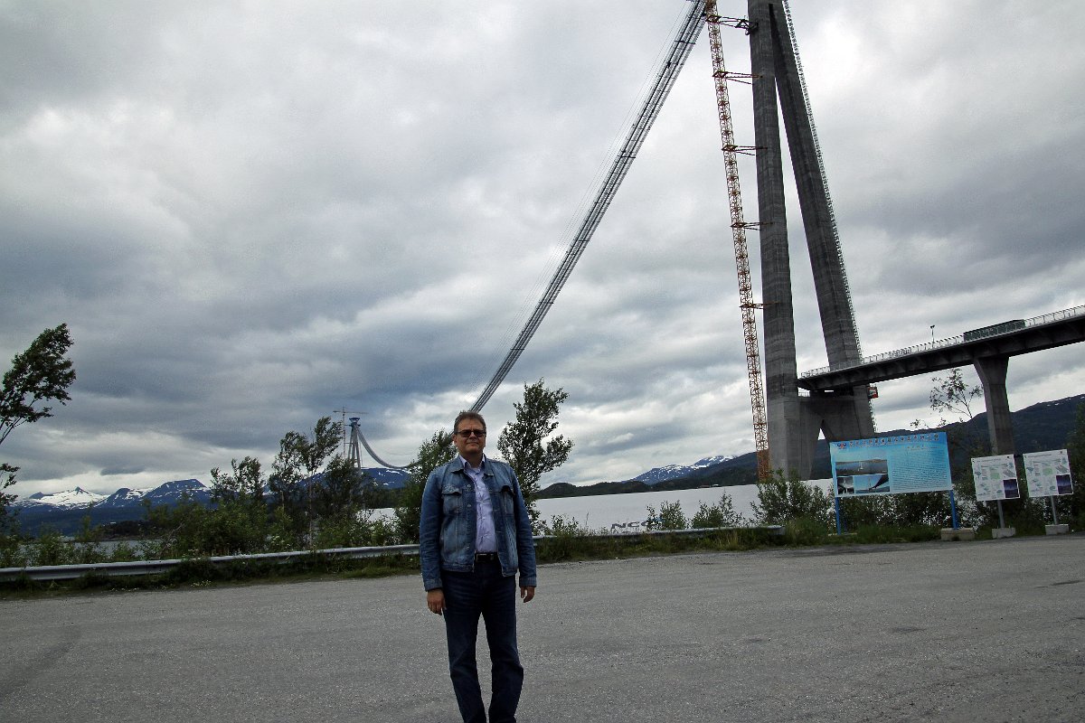 IMG_7785.jpg - Üle fjordi uue silla ehitus enne Narviki, Norra.