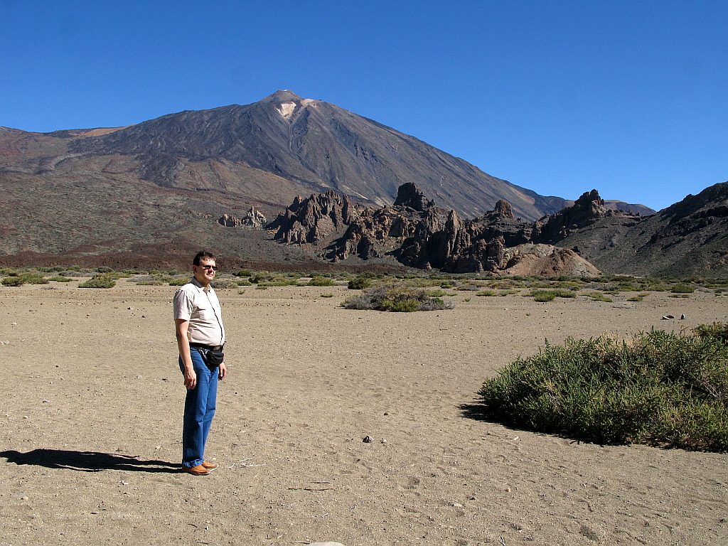 IMG_0099.JPG - Teide platool 2200 m kõrgusel. Taustal teide.