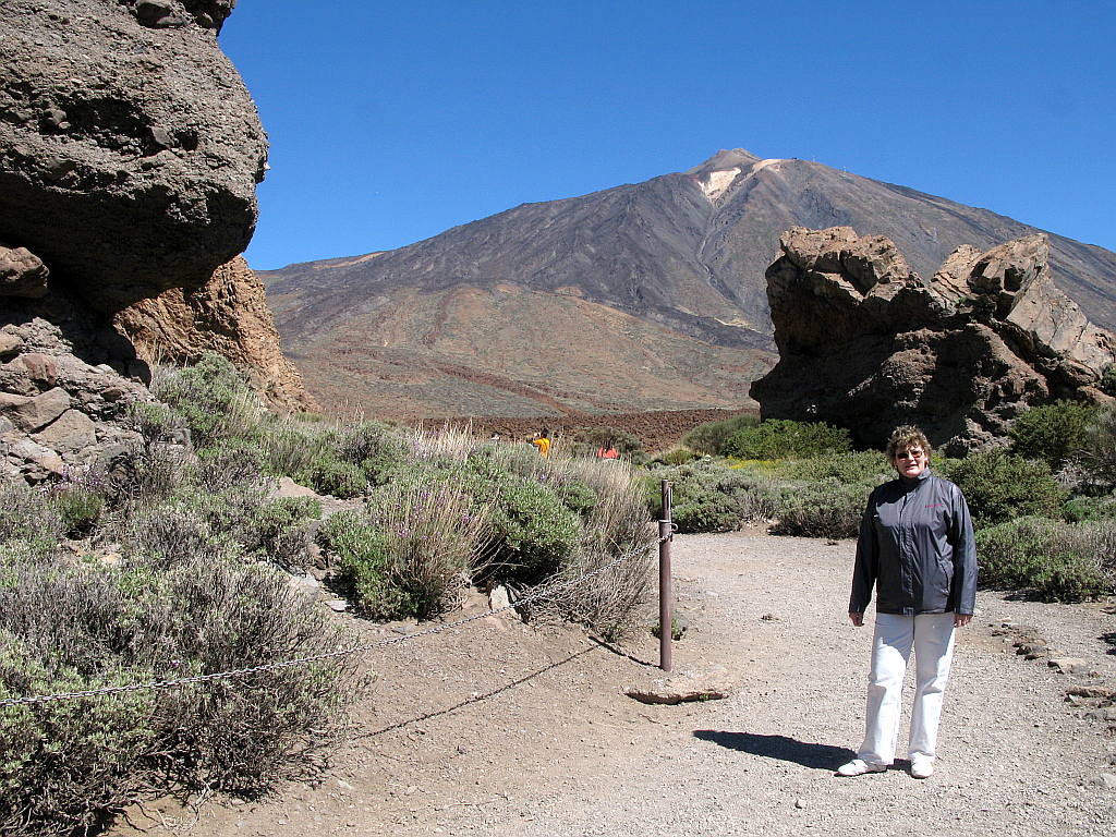 IMG_0128.JPG - Teide jalamil
