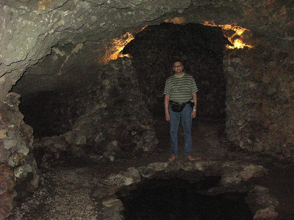 IMG_0589.JPG - Icod de los Vinos botaanikaaed, laavavoolu koopad